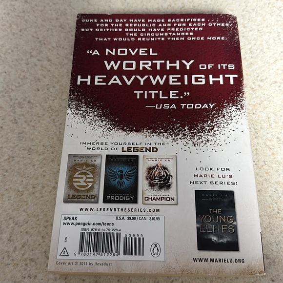 Champion by Marie Lu Book - Picture 2 of 5